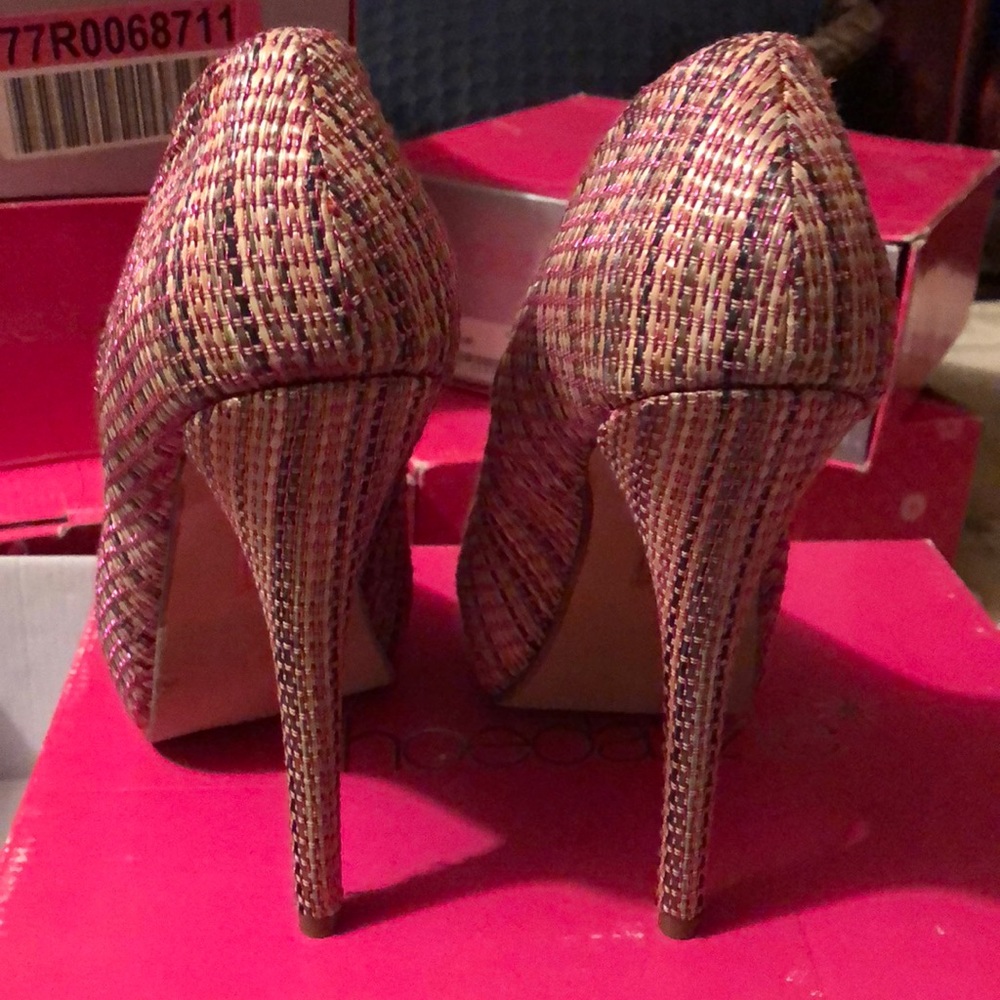 High heels - Picture 3 of 3